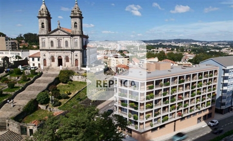 Ferreira de Castro Flats